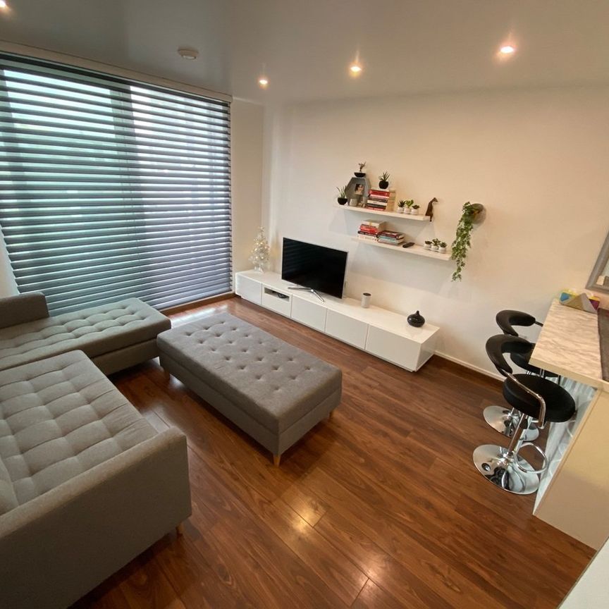 1 Bed Flat, Burgoyne House, TW8 - Photo 1