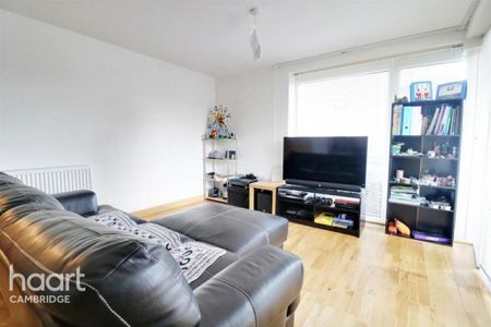 2 bedroom flat to rent - Photo 2