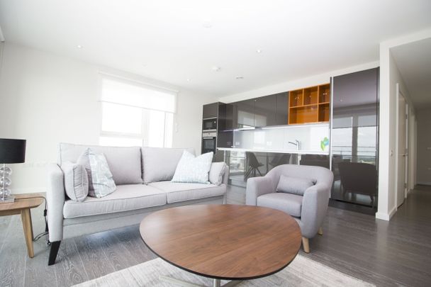 2 Bed Flat, Glasshouse Gardens, E20 - Photo 1