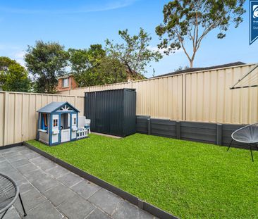 Beautifully Presented 3-Bedroom Townhouse in a Prime Location - Photo 5