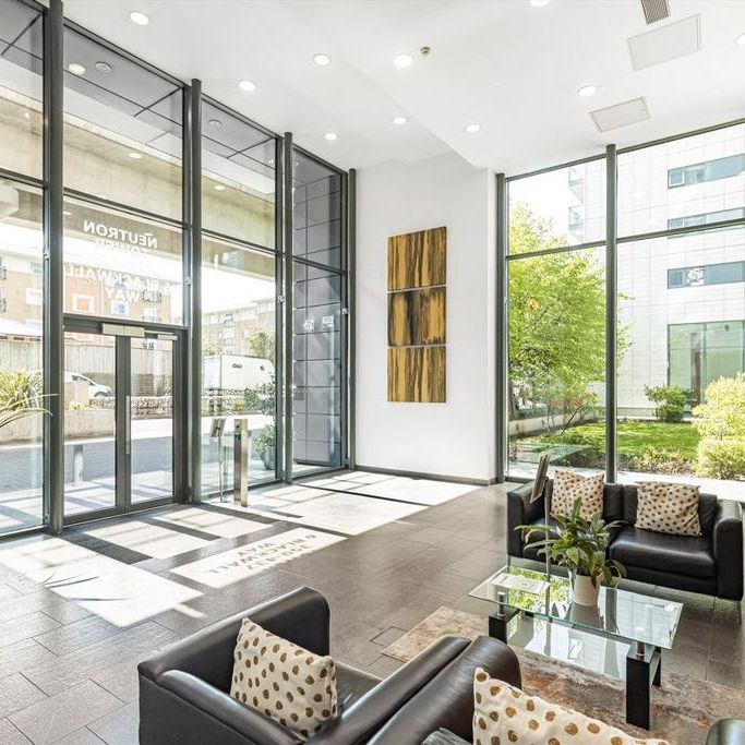 2 bedroom flat to rent - Photo 2