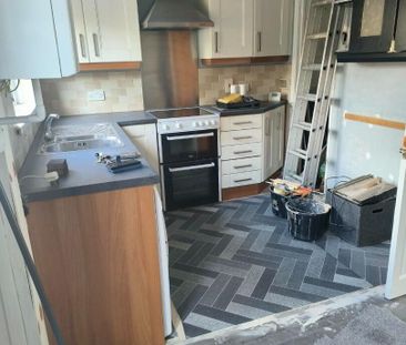 18 Innis Avenue, Rathcoole, Newtownabbey, BT37 9EZ - Photo 4