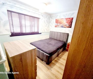 3 bedroom terraced house to rent - Photo 6