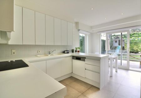 Stijlvolle, ruime villa met 4 slp, inpandige garage, tuin en terras voor 1.350 EUR/mnd - Photo 3