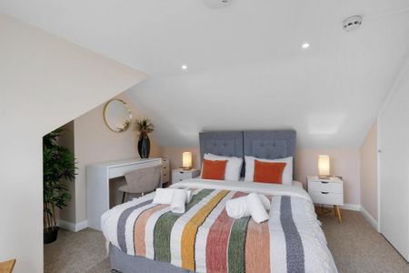 4 bedroom detached house to rent - Photo 3