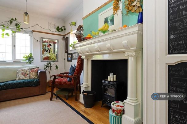 4 bedroom maisonette to rent - Photo 1