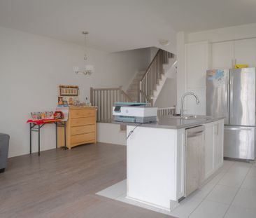 For Lease - 174 HAWKSHAW Crescent, Barrhaven, Ontario - Photo 2