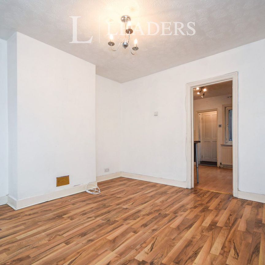 2 bedroom house to rent Victoria Avenue, Southend-on-Sea, SS2 - Photo 1