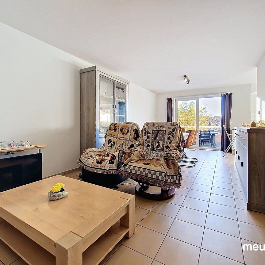 Lichtrijk appartement met terras en parking - Photo 1