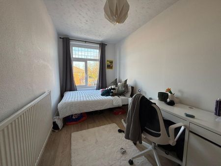 6 bedroom house to rent - Photo 2