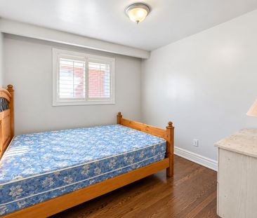 For Lease - 50 Blossom Crescent Unit# Main, Toronto, Ontario - Photo 2