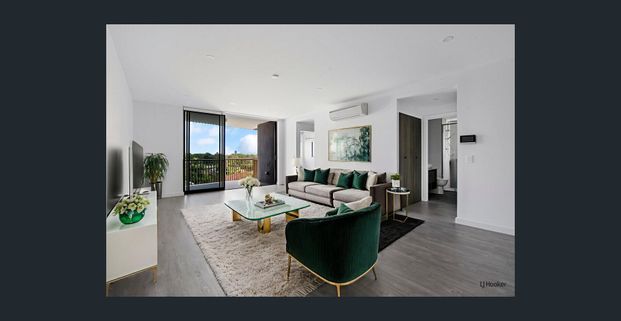 Prime Southport Location – Spacious Modern Apartment! - Photo 1