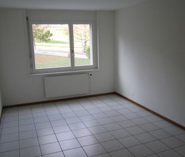 Spacieux appartement de 4,5 pièces avec balcon et ascenseur - Photo 2
