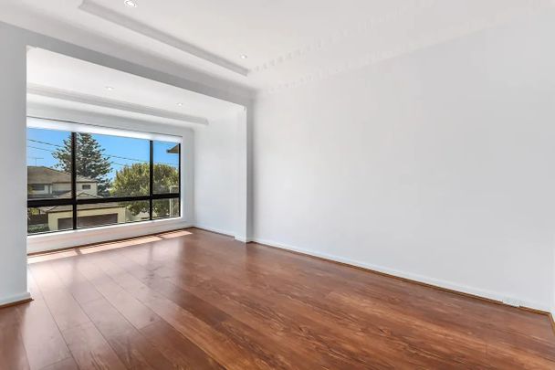 Coastal Living in a Quiet, Premier Dover Heights Location - Photo 1