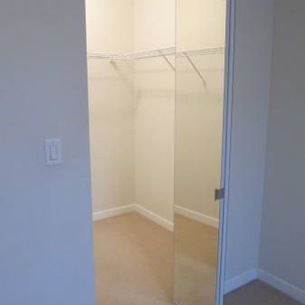 1 Bedroom, 1 Bathroom Condo for rent - Photo 4