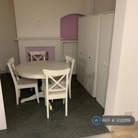 4 bedroom terraced house to rent - Photo 1