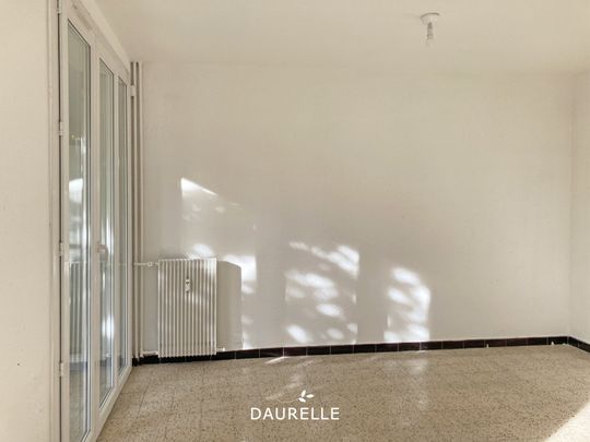 Location Appartement 3 pièces 72m² CHATEAURENARD 13160 - Photo 1