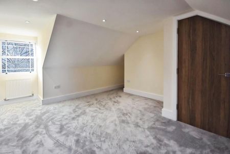 5 bedroom detached house to rent - Photo 4