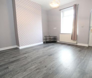 2 bedroom property to rent - Photo 1