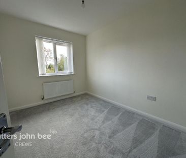 3 bedroom semi-detached house to rent - Photo 4