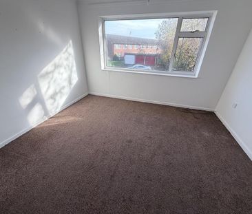 3 bedroom semi-detached house to rent - Photo 6