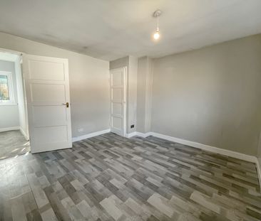 3 Bedroom - Photo 4