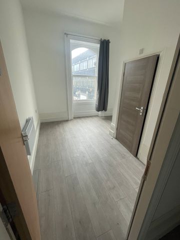 Market Walk, Huddersfield, HD1 - Photo 5