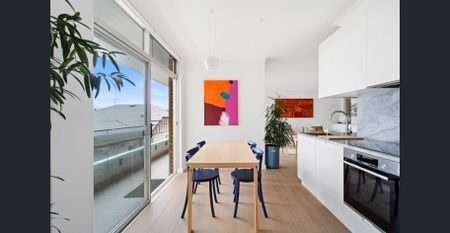 Renovated North-East Facing Fairlight Apartment - Photo 4