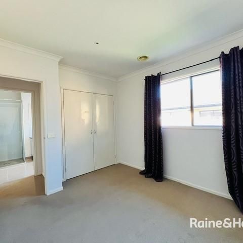 4 Cutter Lane, Sanctuary Lakes, VIC 3030 - Photo 1