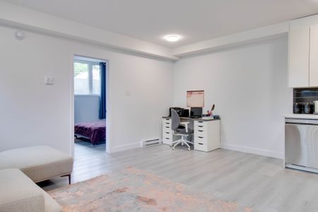 For Lease - 135 B Duford Street Unit# B, Vanier and Kingsview Park, Ontario - Photo 4