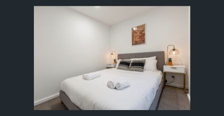 Elevate Your Lifestyle: Unfurnished Loft Apartment in Prime Location! - Photo 3