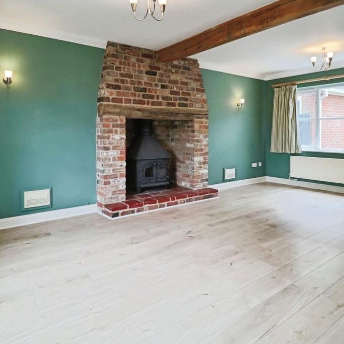 4 bedroom detached house to rent - Photo 1