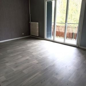 Location Appartement à ST BUEIL - Photo 1