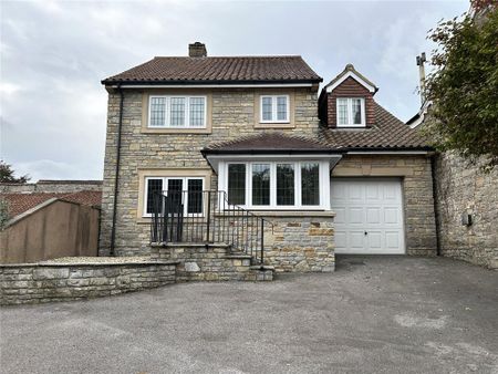 4 bedroom detached house to rent - Photo 3