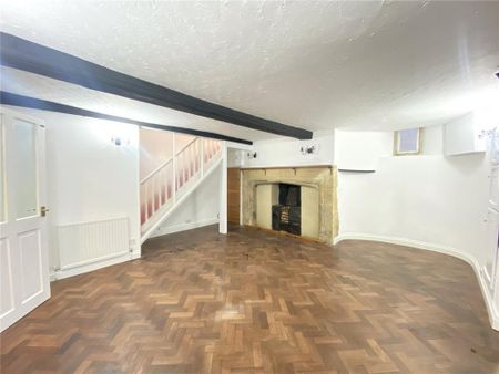 5 bedroom detached house to rent - Photo 2