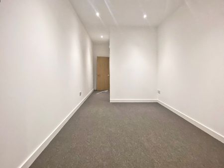 Victoria Road, Aldershot, Hampshire, GU11 - Photo 2
