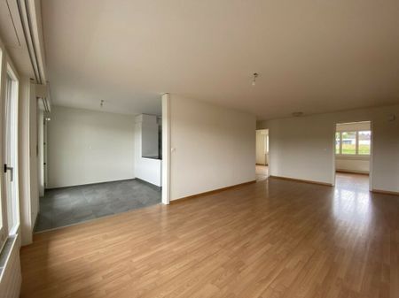 Appartement de 4,5 pièces au 4ème étage - Photo 2