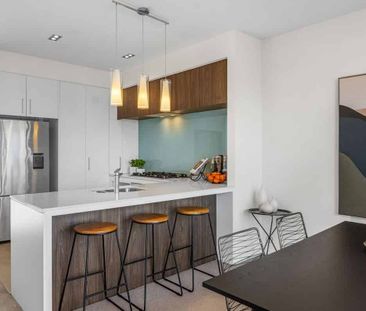 Stylish, High-Quality Townhouse in Albany’s Gated Community - Photo 5