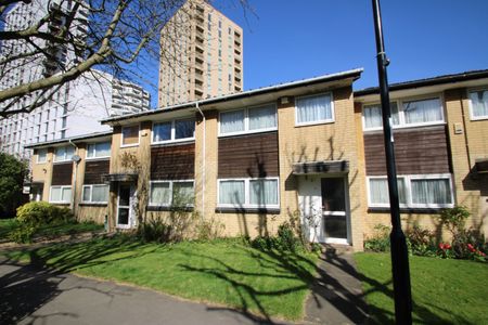 Garrick Crescent, Croydon, CR0 - Photo 2