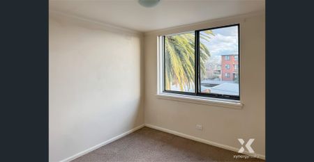 Charming Windsor Gem at Its Finest - 2 Parking Permits Available Via Council, DON'T MISS IT!!!!!! - Photo 3