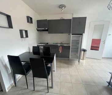 Location Appartement 1 pièce 27m² VAULX EN VELIN 69120 - Photo 4