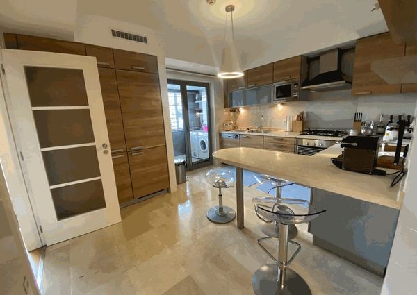 Apartamento T2 para arrendamento sem móveis com piscina nas Laranjeiras, Lisboa