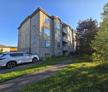 Condo 4 1/2 A Louer - Photo 1