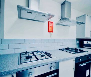 6 Beds 2 Baths - Photo 1