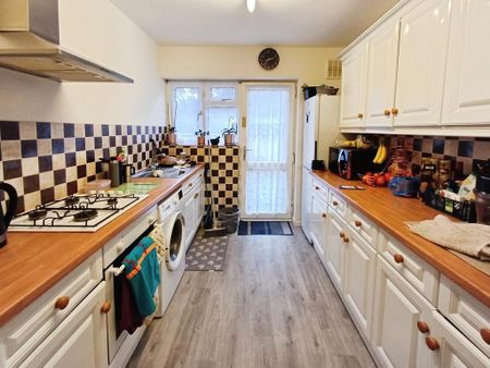 2 bedroom detached bungalow to rent - Photo 3