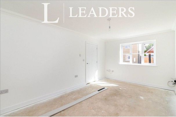 3 bedroom semi-detached house to rent - Photo 1