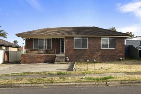 12 Charles Todd Crescent, Werrington County - Photo 3