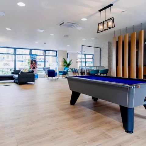 Bronze Studio - Photo 1