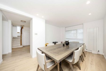 4 bedroom detached house to rent - Photo 2