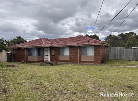 13 Rockbank Court, Meadow Heights, VIC 3048 - Photo 2